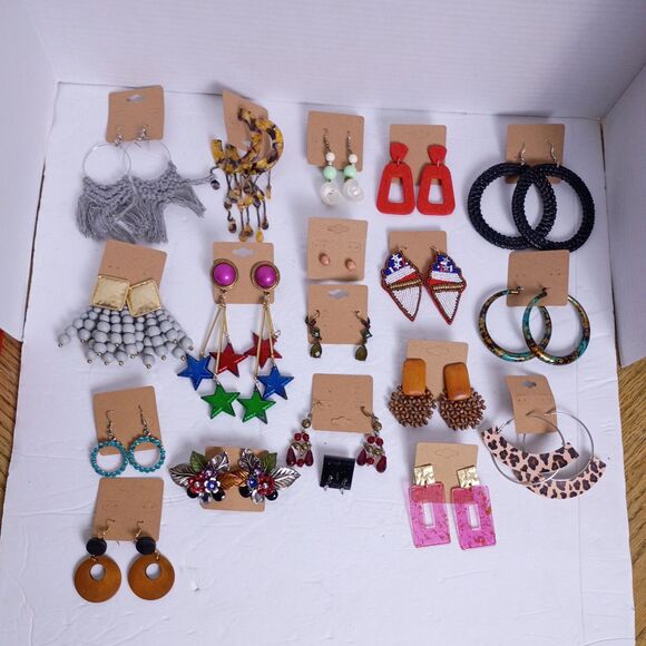 Vintage Earrings Lot of 19 Pairs Different Styles and Colors Jewelry - Picture 2 of 11